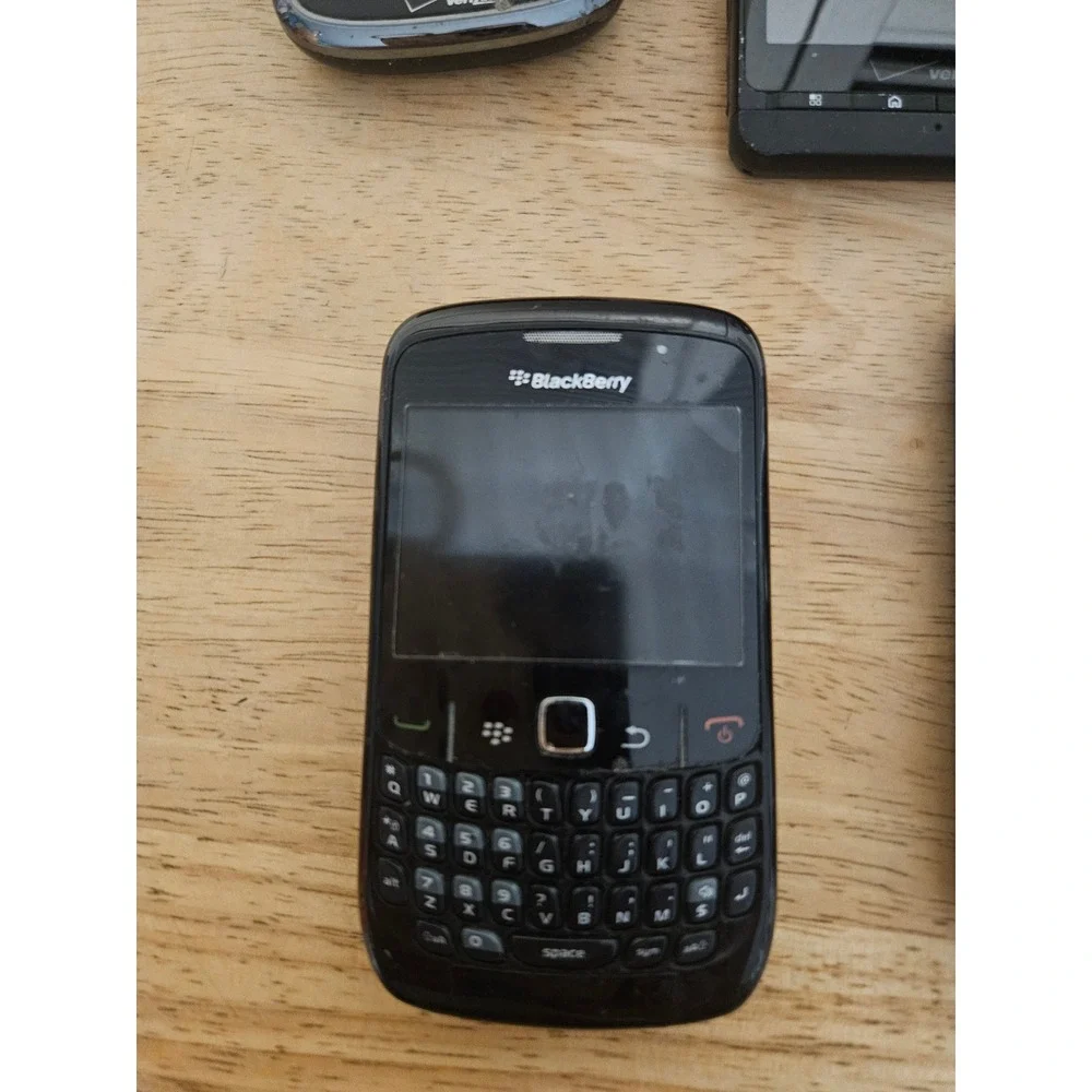 Vintage Cell Phone Lot 5pc BlackBerry Motorola Samsung Droid Curve Flip As-Is